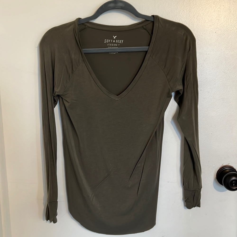 Long-sleeved American Eagle Jegging T. Size xxs. Hunter green.